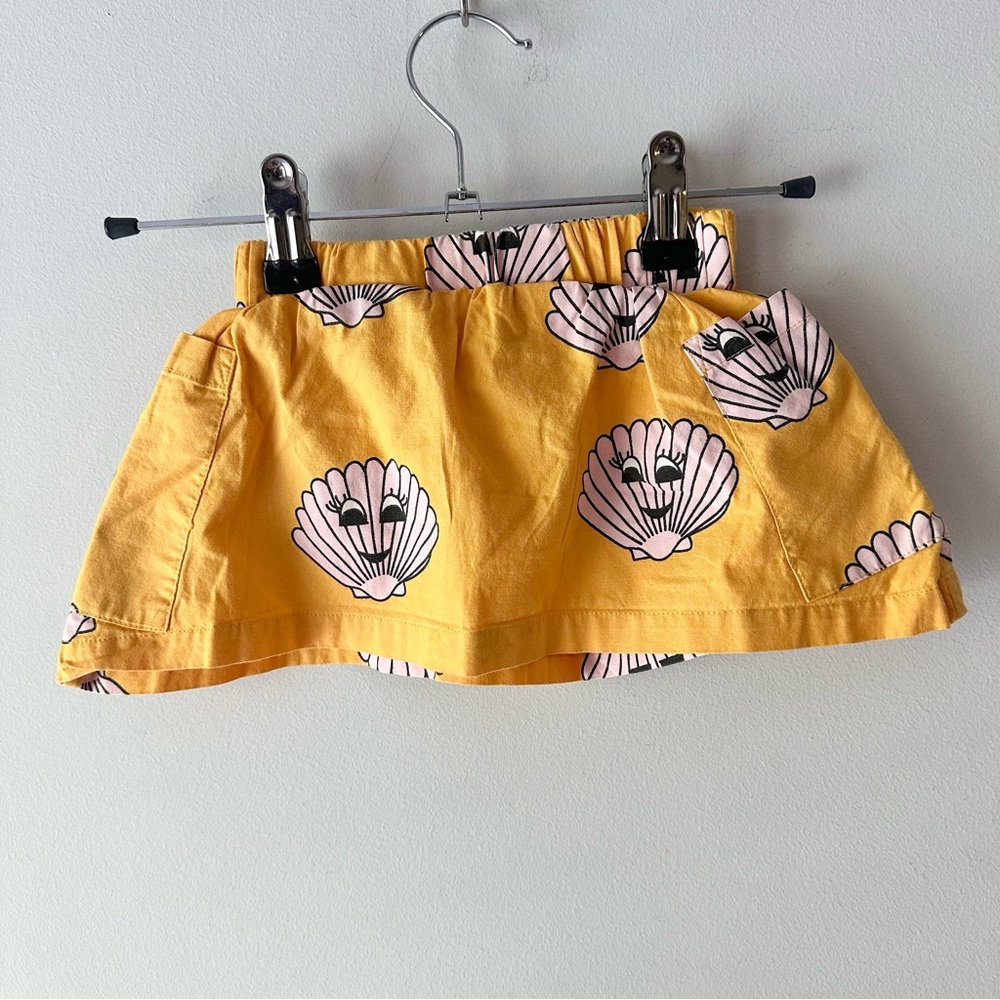 Hugo Loves Tiki Clam Skirt